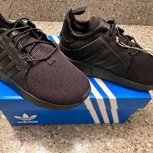 Toddler Adidas shoes size 9.5